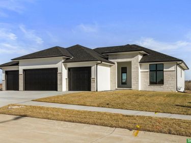 10703 S 220th Street, Gretna, NE 68028