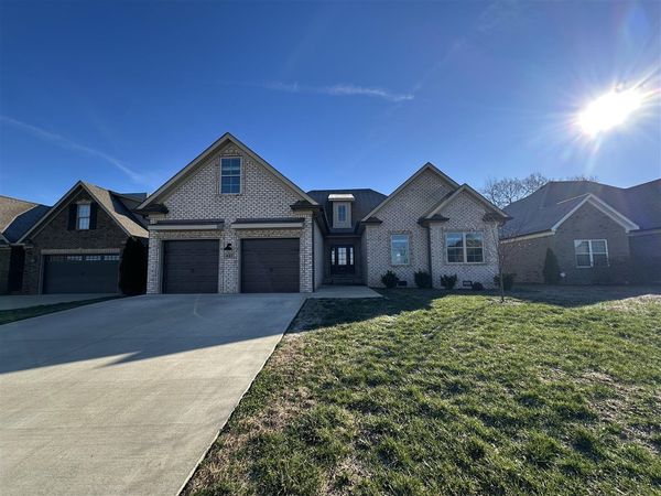 437 Adalynn Circle, Bowling Green, KY 42102