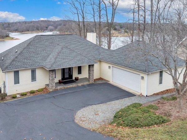 230 Sterling CIR, Union Hall, VA 24176