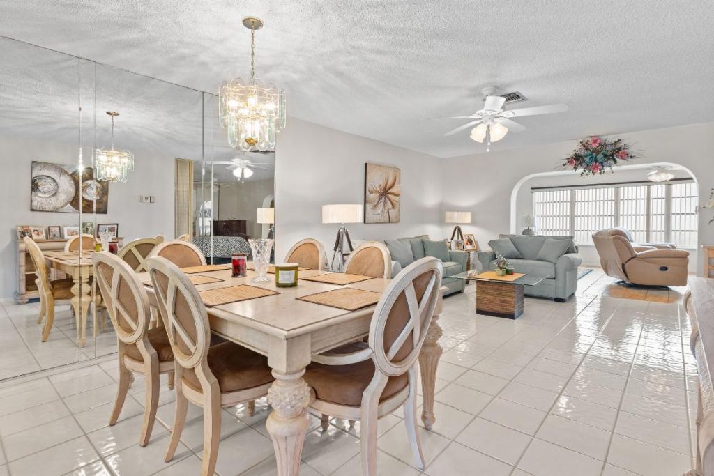 5800 Fernley Drive W, Unit 18, West Palm Beach, FL 33415 Main Photo