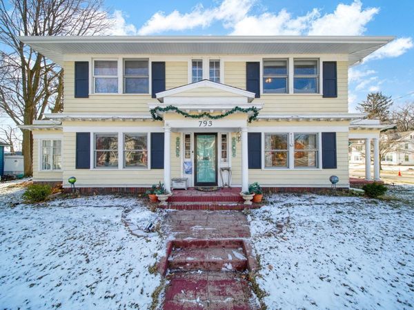 793 Oakridge Drive, Jackson, MI 49203