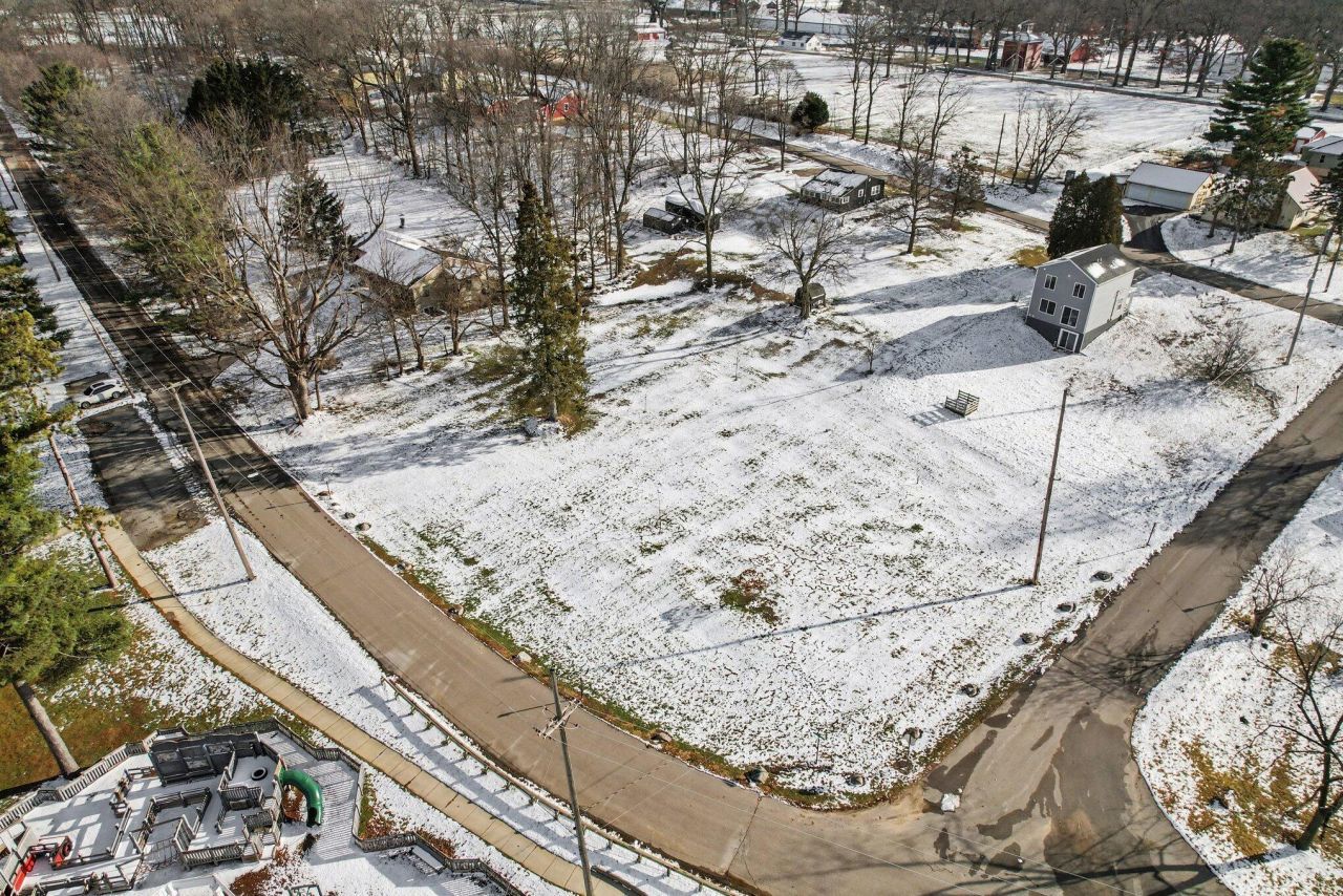 610 Montgomery Street, Marshall, MI 49068 Main Photo