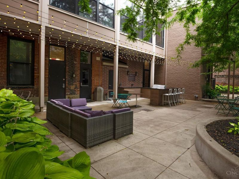 1407 Vine Street, Unit 202, Cincinnati, OH 45202 Photo 3