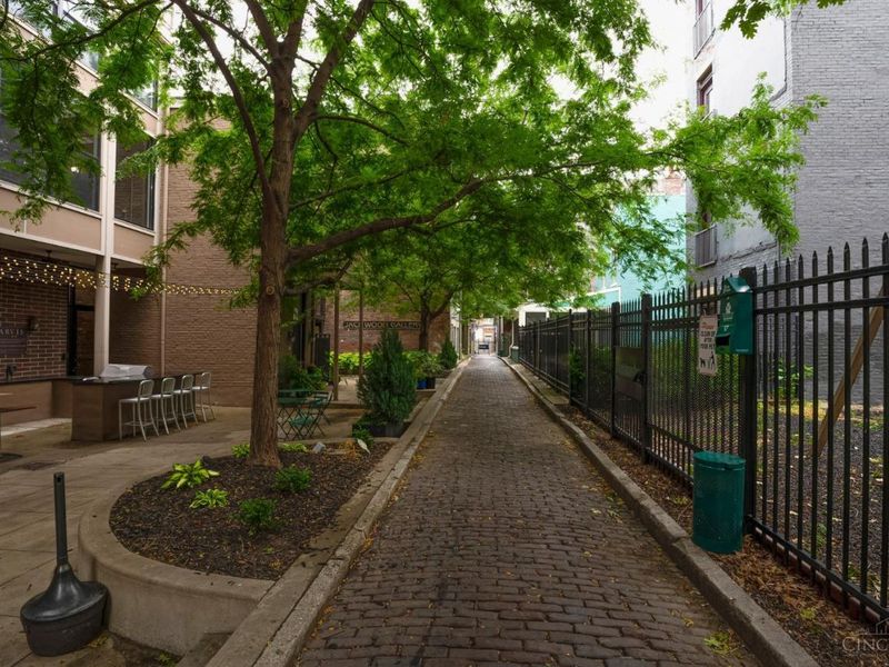 1407 Vine Street, Unit 202, Cincinnati, OH 45202 Photo 5