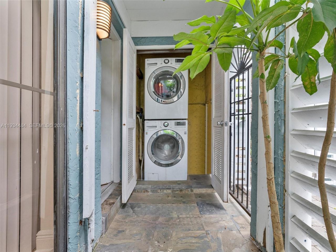 515 NE 38th St, Unit 10, Miami, FL 33137 Photo