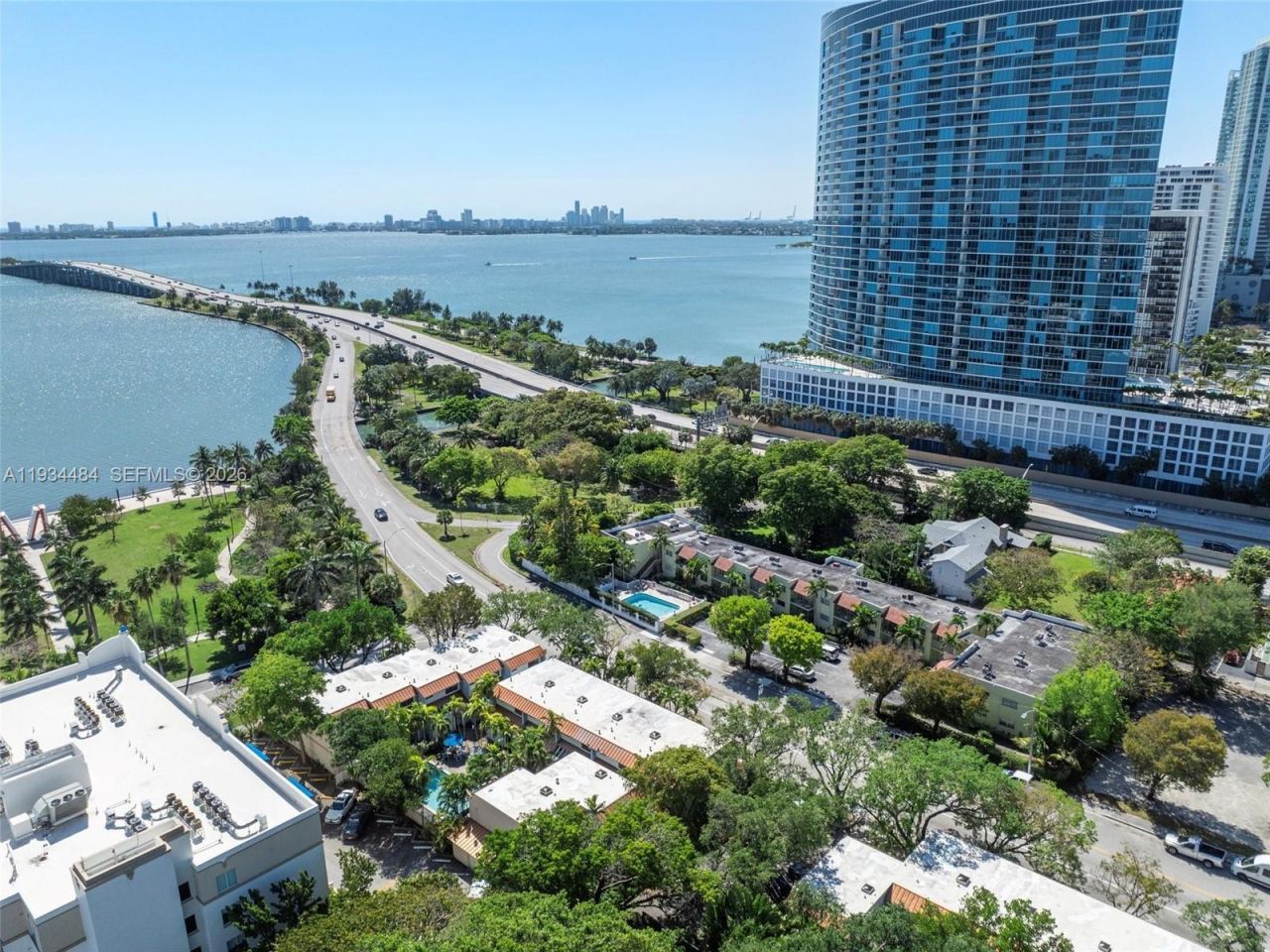515 NE 38th St, Unit 10, Miami, FL 33137 Photo