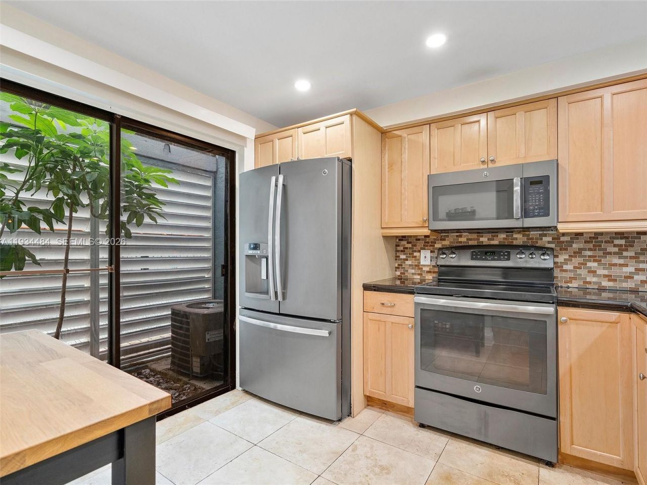 515 NE 38th St, Unit 10, Miami, FL 33137 Photo