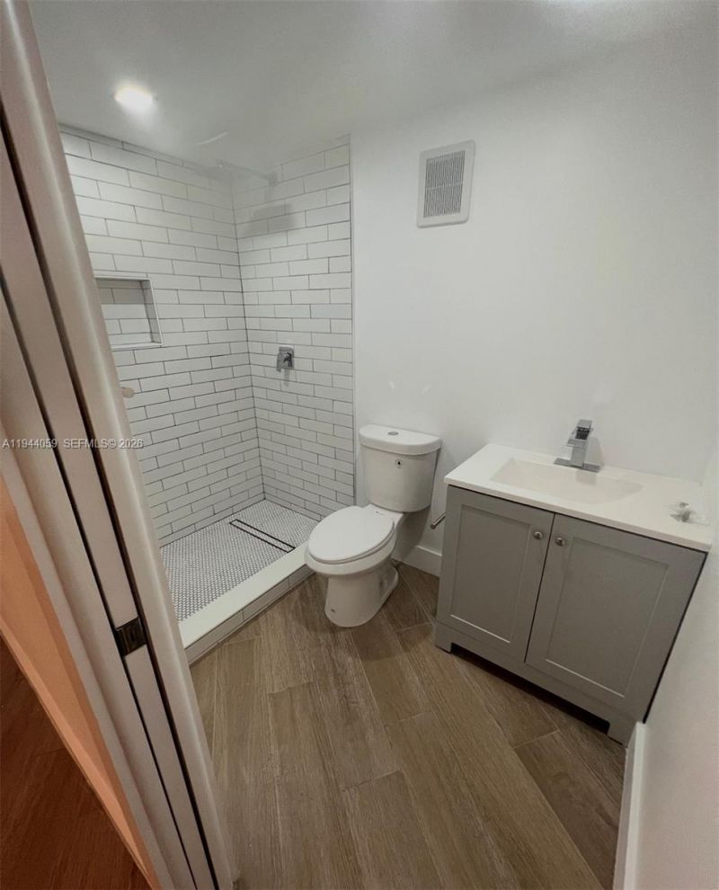 8015 SW 107th Ave, Unit 213, Miami, FL 33173 Photo