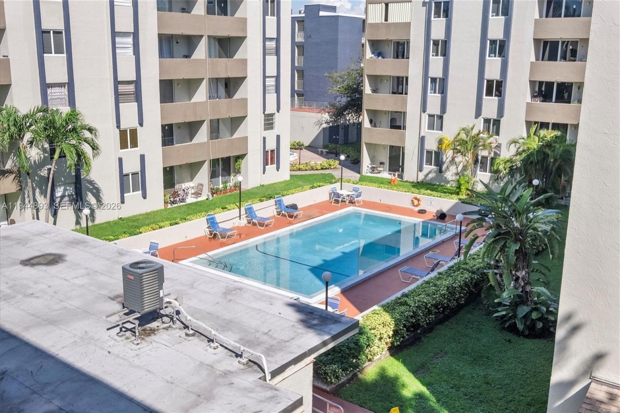 10090 NW 80th Ct, Unit 1540, Hialeah Gardens, FL 33016 Photo