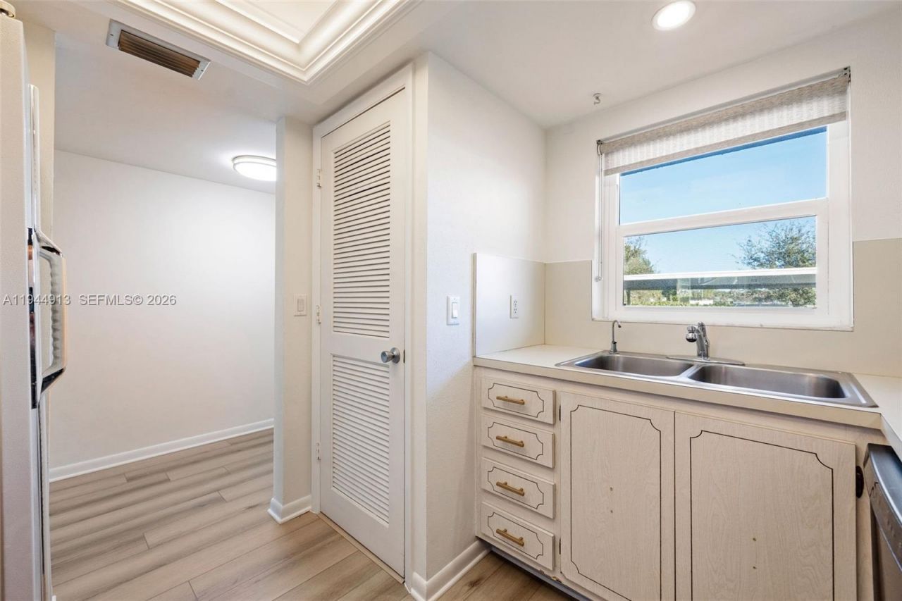 401 Charlemagne Blvd, Unit c112, Naples, FL 34112 Photo