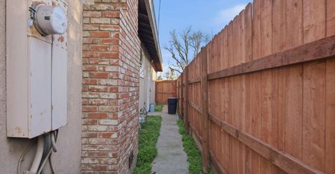 1402 W Orangeburg Ave, Modesto, CA 95350 Photo