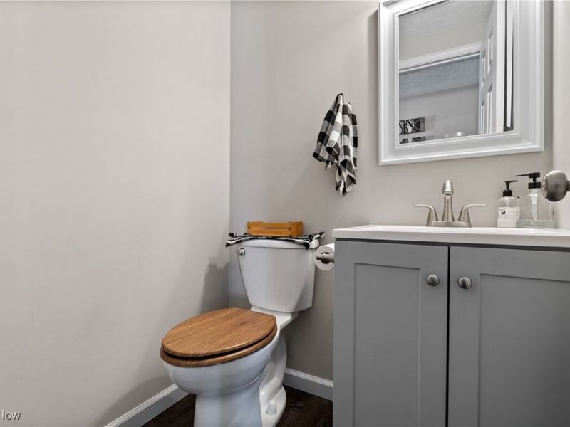 324 Greenbriar Drive, Cortland, OH 44410 Photo 15