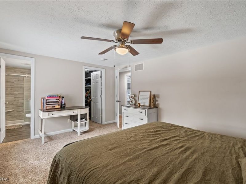 324 Greenbriar Drive, Cortland, OH 44410 Photo 19