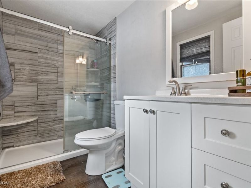 324 Greenbriar Drive, Cortland, OH 44410 Photo 20