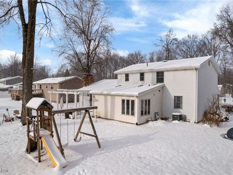 324 Greenbriar Drive, Cortland, OH 44410 Photo 28