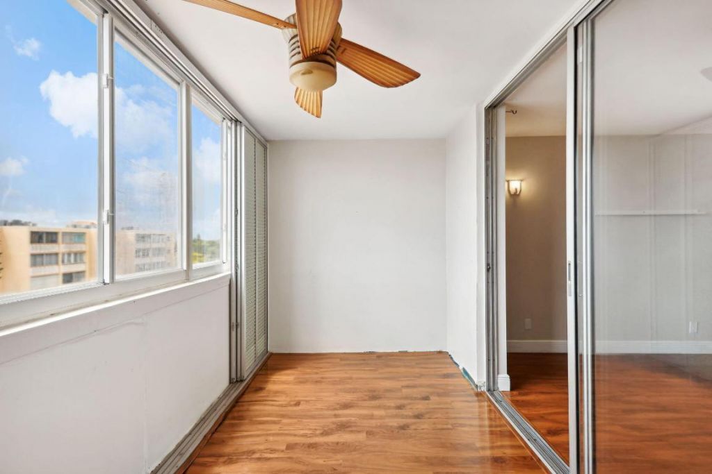 500 NE 12th Avenue, Unit 701, Hallandale Beach, FL 33009 Photo