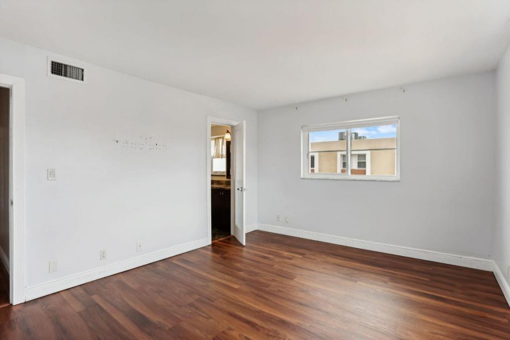 500 NE 12th Avenue, Unit 701, Hallandale Beach, FL 33009 Photo