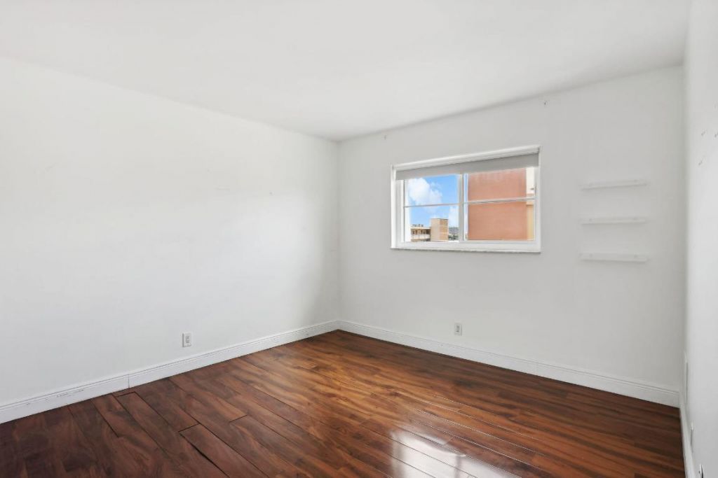 500 NE 12th Avenue, Unit 701, Hallandale Beach, FL 33009 Photo