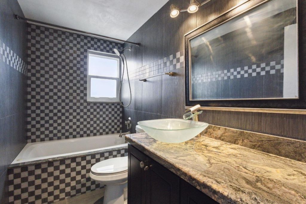 500 NE 12th Avenue, Unit 701, Hallandale Beach, FL 33009 Photo