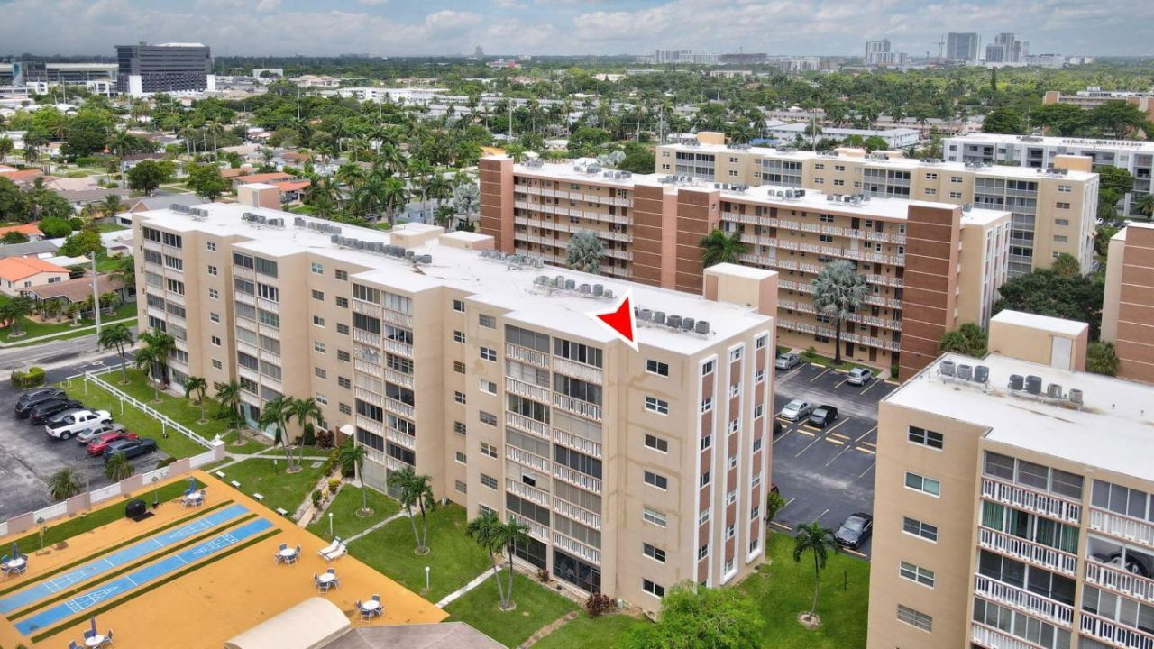 500 NE 12th Avenue, Unit 701, Hallandale Beach, FL 33009 Photo