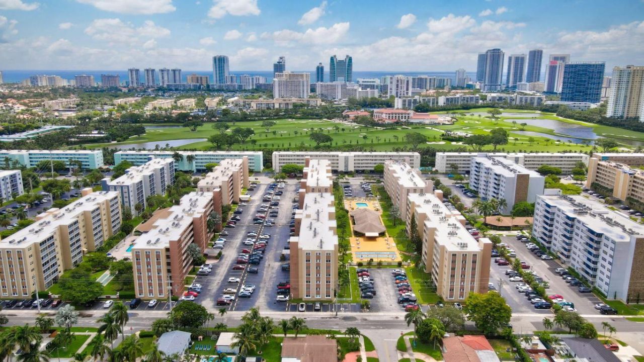 500 NE 12th Avenue, Unit 701, Hallandale Beach, FL 33009 Photo