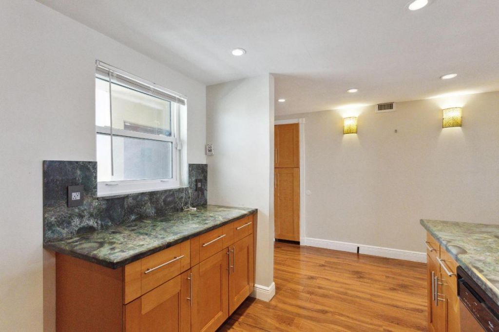 500 NE 12th Avenue, Unit 701, Hallandale Beach, FL 33009 Photo