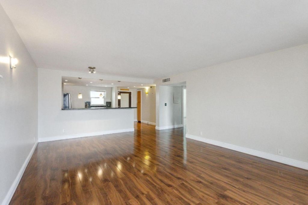 500 NE 12th Avenue, Unit 701, Hallandale Beach, FL 33009 Photo