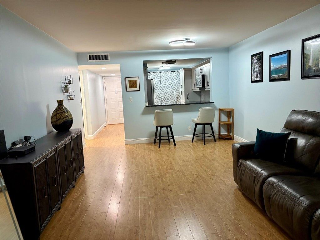 7302 S Devon Drive, Unit 307, Fort Lauderdale, FL 33321 Photo