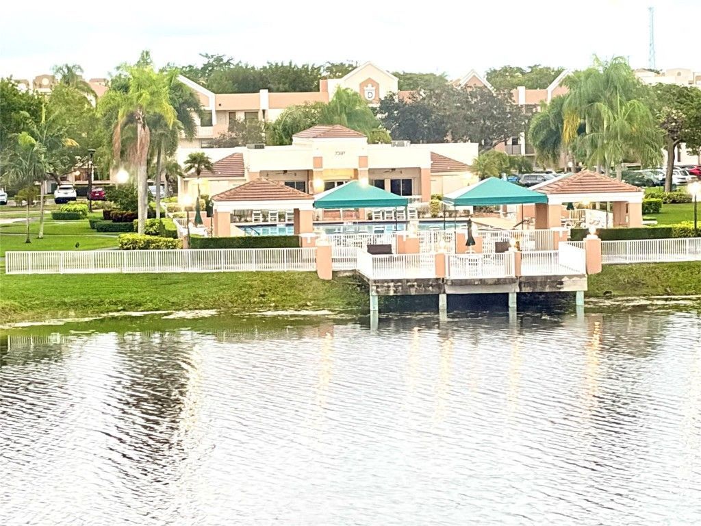 7302 S Devon Drive, Unit 307, Fort Lauderdale, FL 33321 Photo