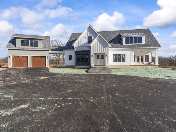 811 Walden's Pond Road, Guilderland, NY 12203