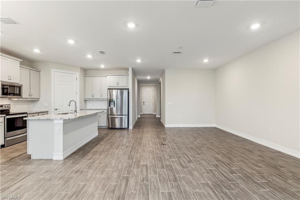 560 Spring Hill Lake Loop, Cape Coral, FL 33993 Photo