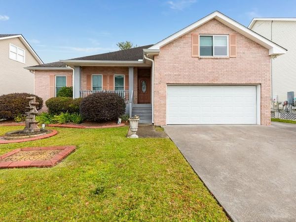311 NOTTAWAY Drive, Destrehan, LA 70047