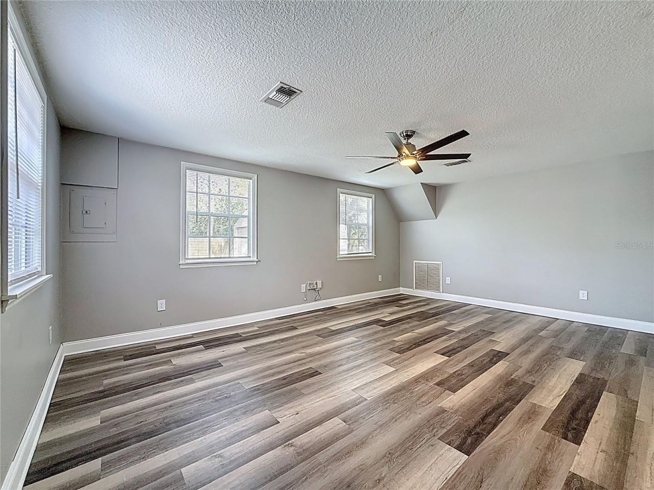 1125 Michigan Drive N, Dunedin, FL 34698 Photo