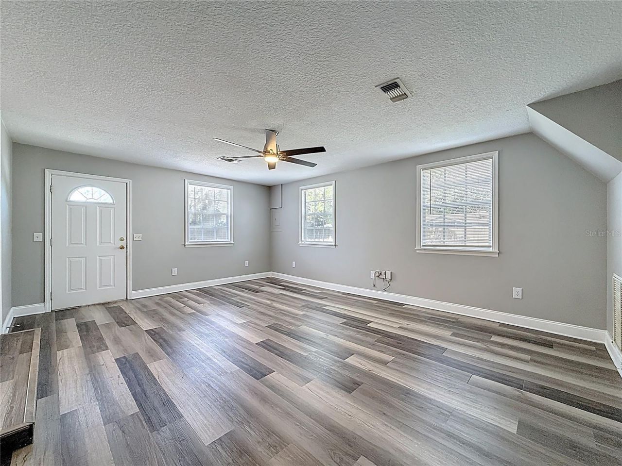 1125 Michigan Drive N, Dunedin, FL 34698 Photo