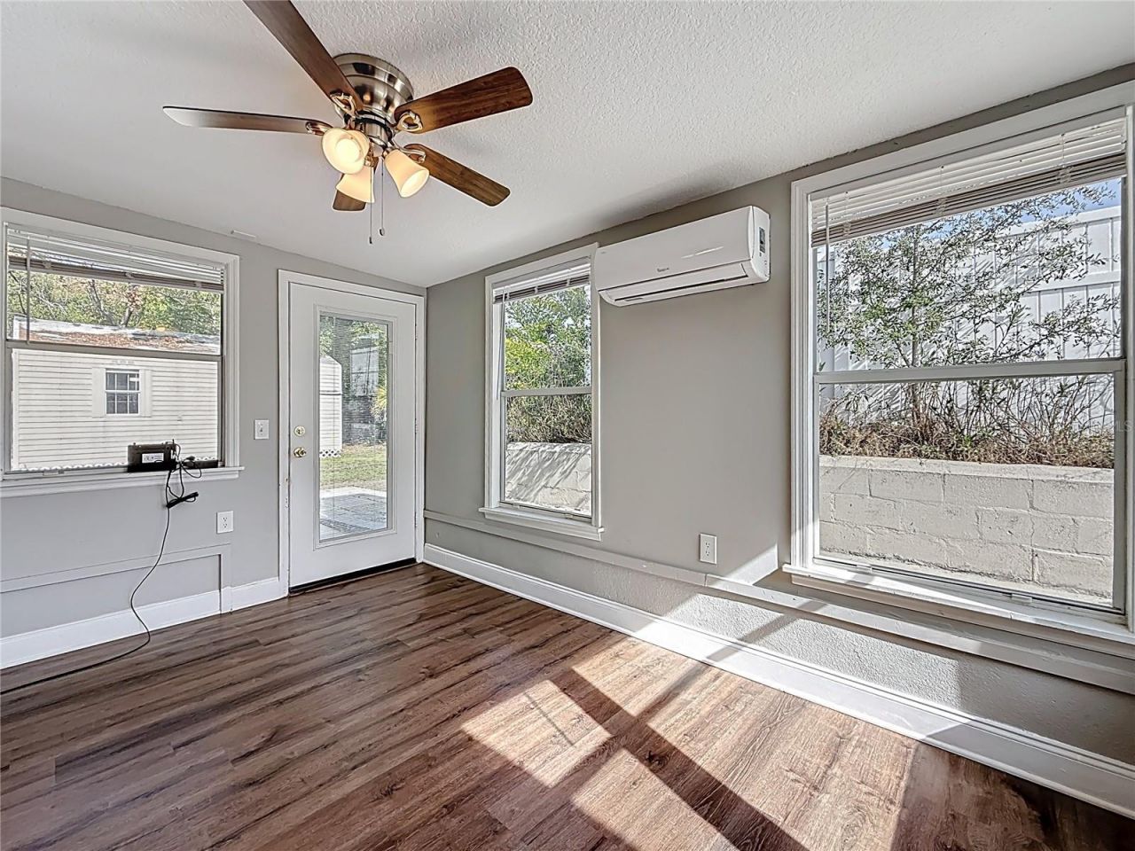 1125 Michigan Drive N, Dunedin, FL 34698 Photo