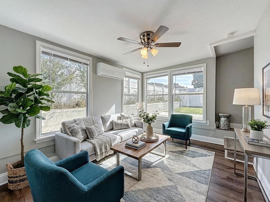 1125 Michigan Drive N, Dunedin, FL 34698 Photo