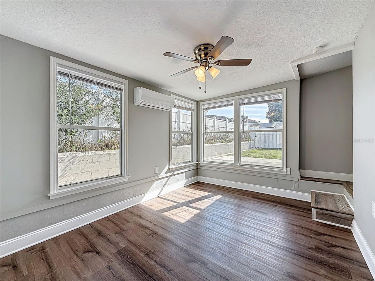 1125 Michigan Drive N, Dunedin, FL 34698 Photo