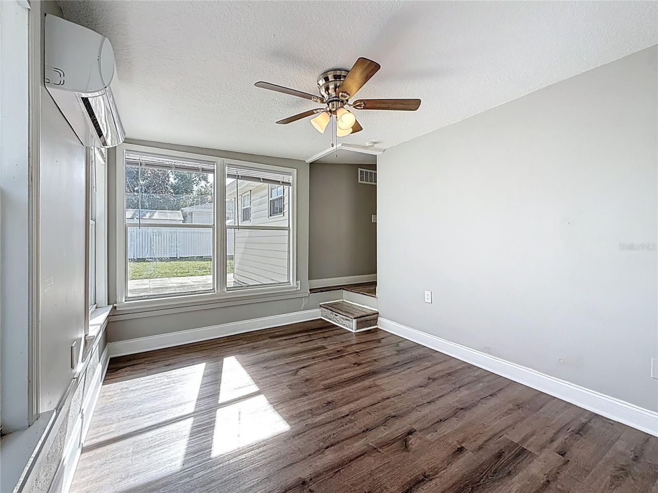 1125 Michigan Drive N, Dunedin, FL 34698 Photo