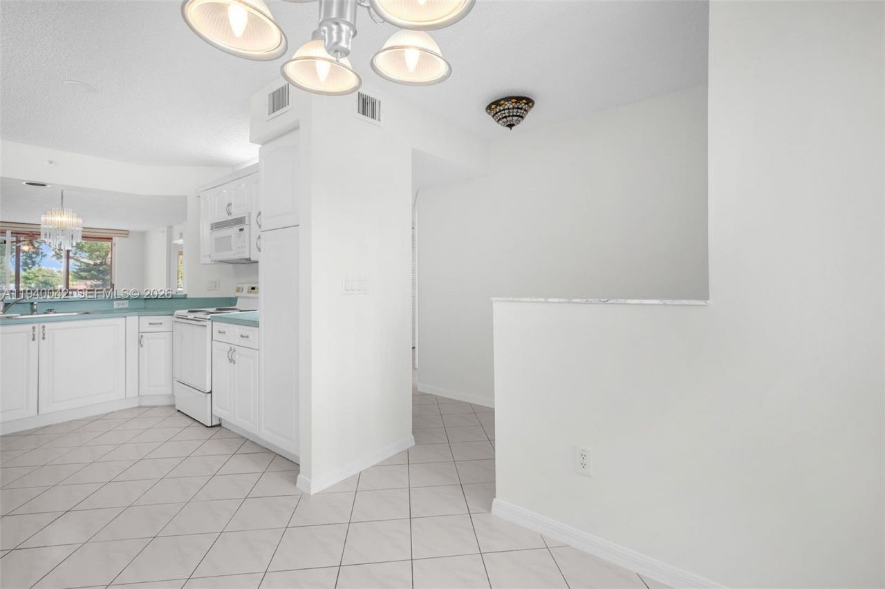 9587 Weldon Circle, Unit B205, Tamarac, FL 33321 Photo