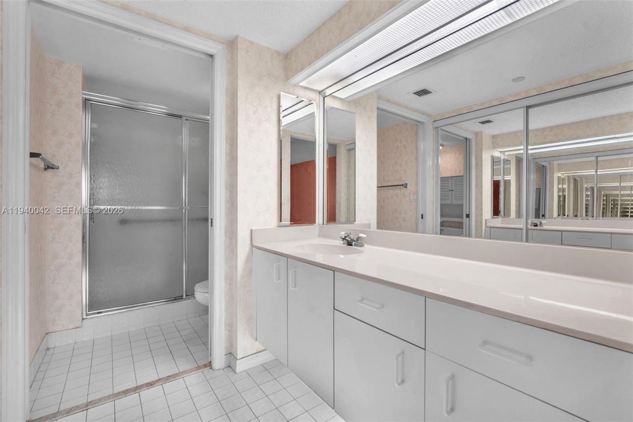 9587 Weldon Circle, Unit B205, Tamarac, FL 33321 Photo