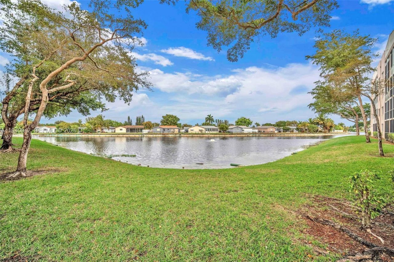 9587 Weldon Circle, Unit B205, Tamarac, FL 33321 Photo