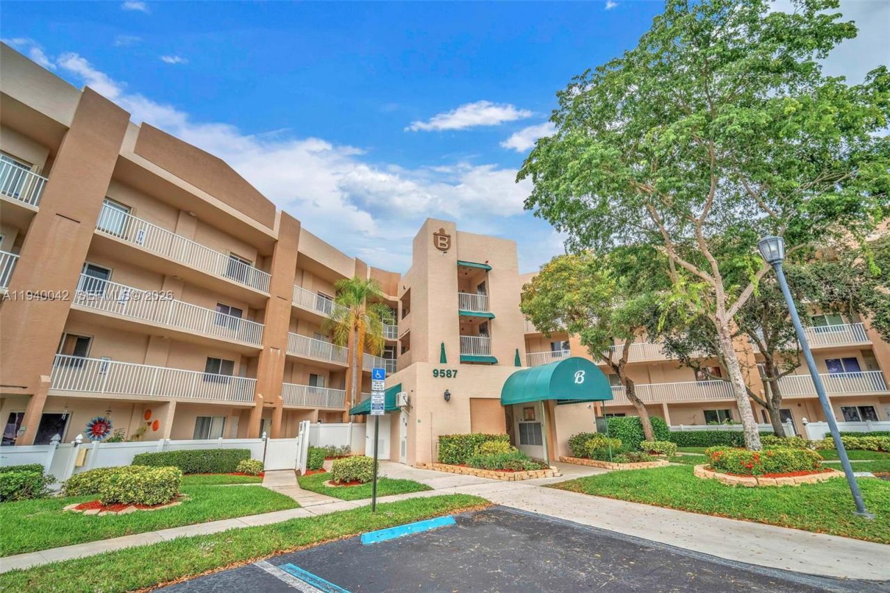 9587 Weldon Circle, Unit B205, Tamarac, FL 33321 Photo
