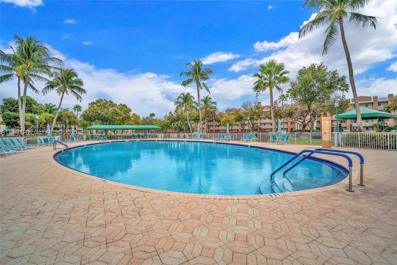 9587 Weldon Circle, Unit B205, Tamarac, FL 33321 Photo