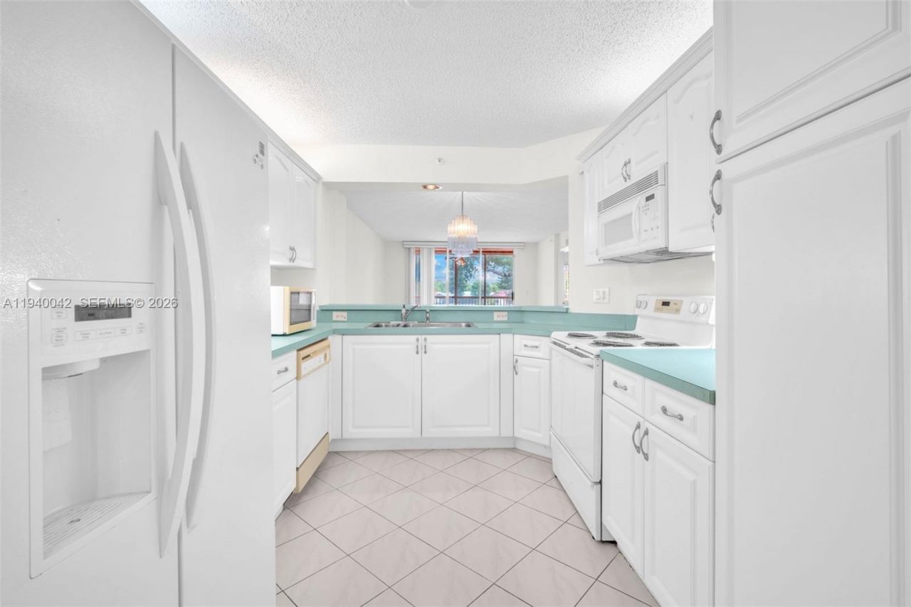 9587 Weldon Circle, Unit B205, Tamarac, FL 33321 Photo