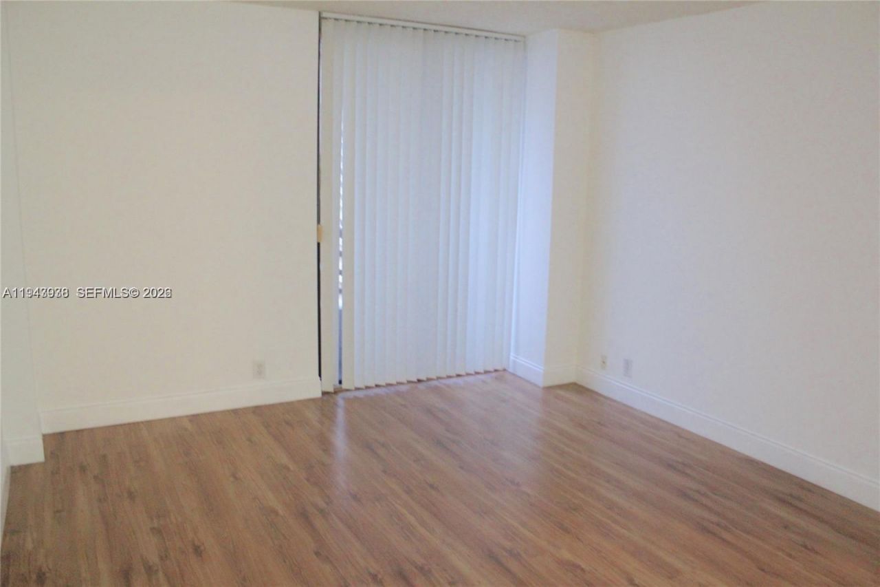 3300 NE 191st St, Unit 1903, Aventura, FL 33180 Photo