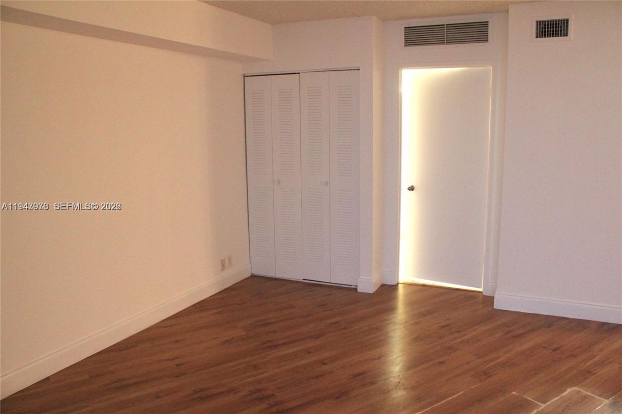 3300 NE 191st St, Unit 1903, Aventura, FL 33180 Photo