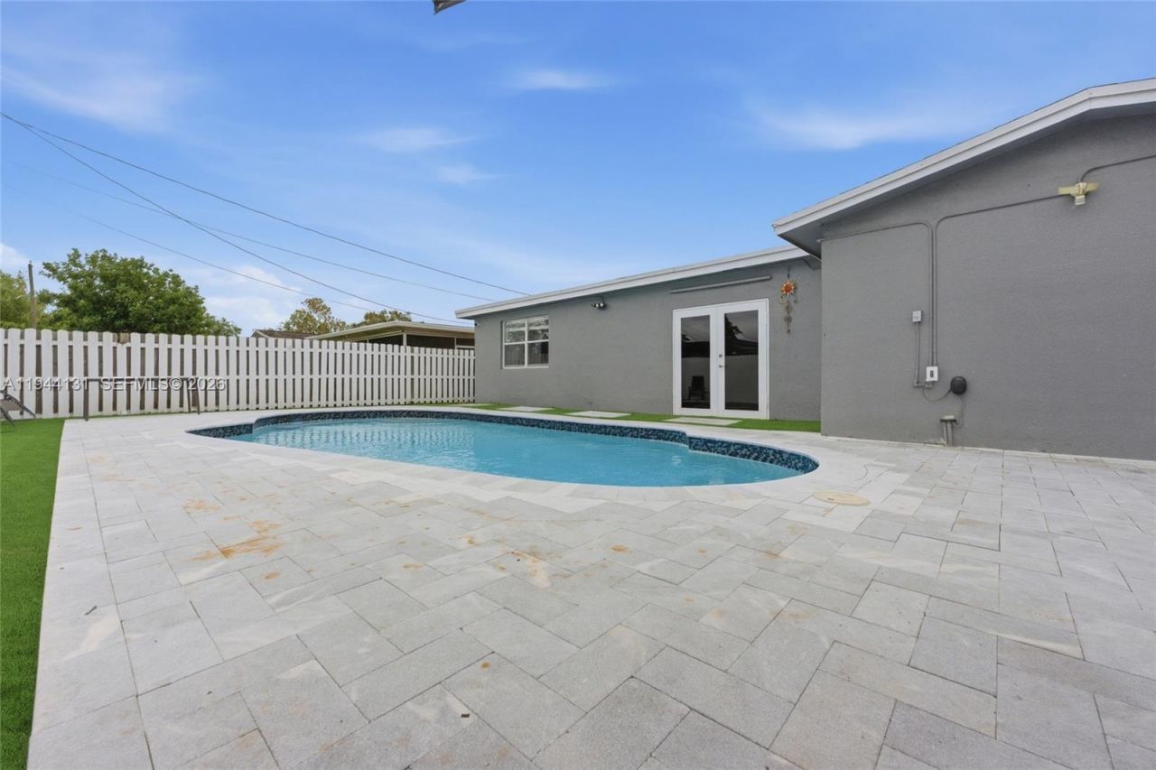 9771 NW 24th Pl, Sunrise, FL 33322 Photo