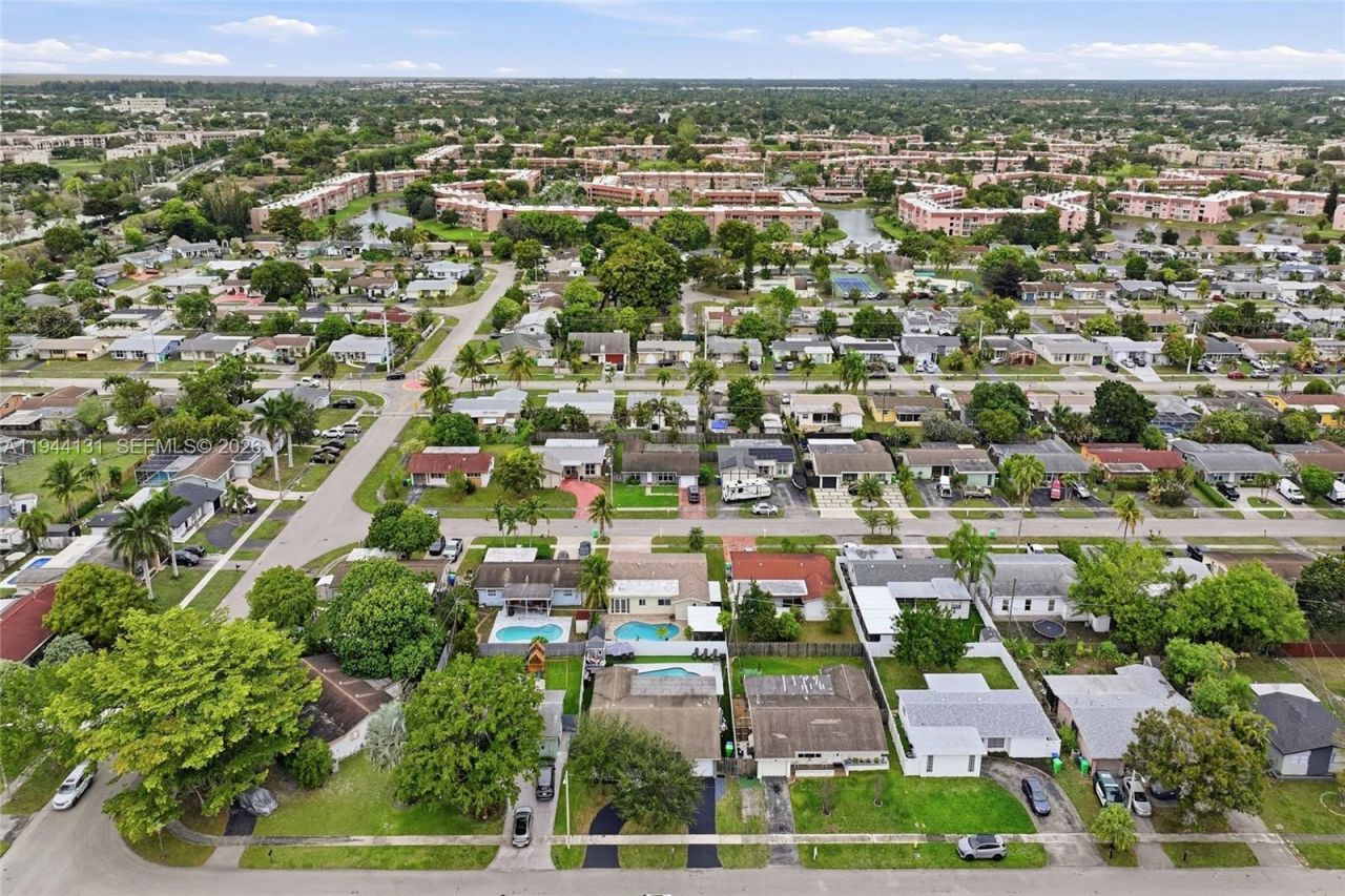 9771 NW 24th Pl, Sunrise, FL 33322 Photo