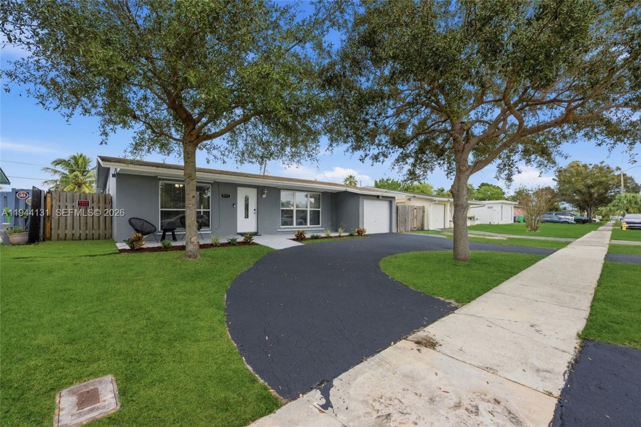 9771 NW 24th Pl , Sunrise, FL 33322 Photo