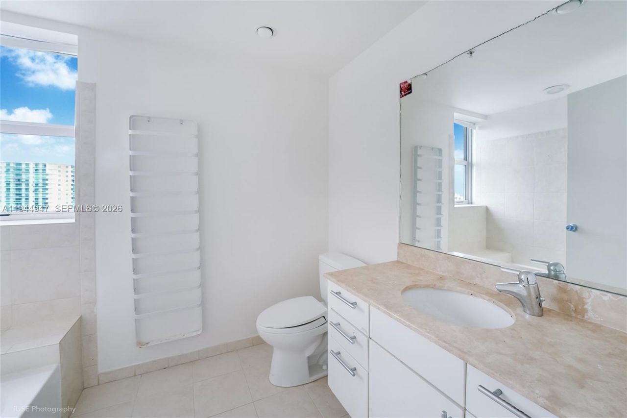7929 West Dr, Unit 1001, North Bay Village, FL 33141 Photo